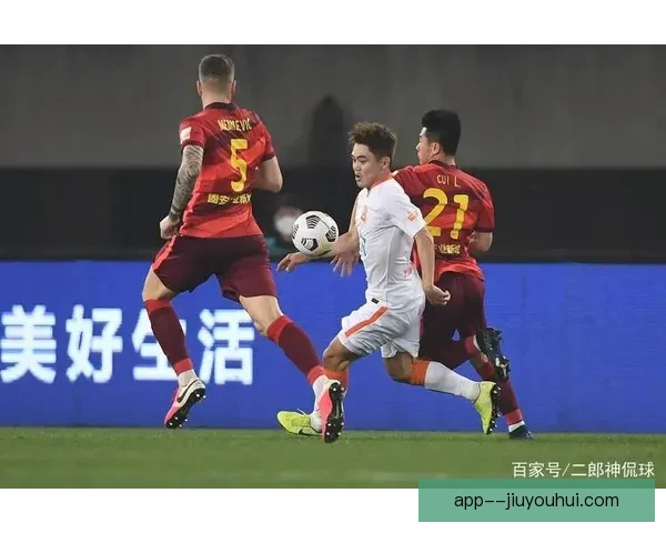 穆里奇在锋线的支点作用显著提升球队进攻威胁和组织能力